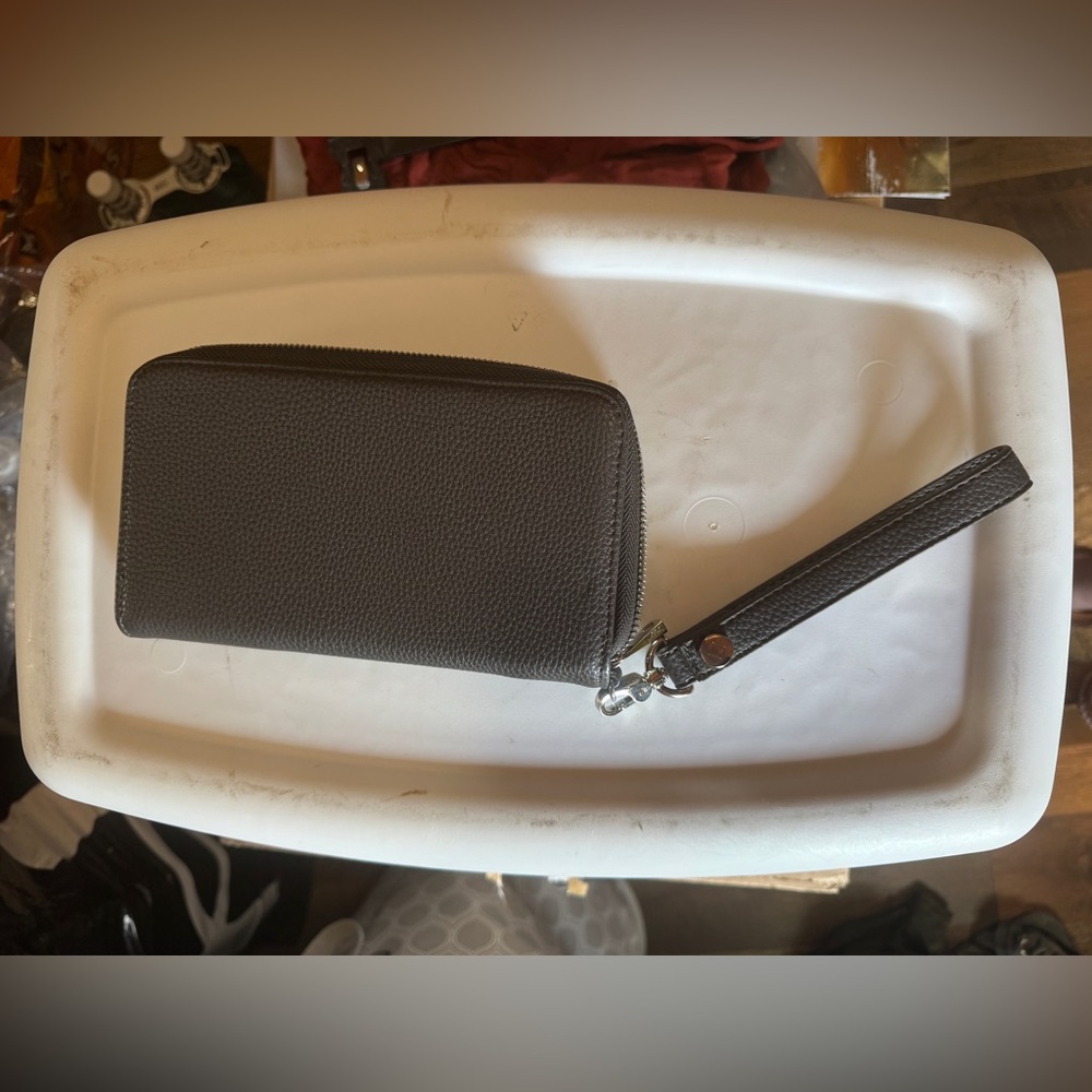 Thirty-One Gray Textured Wristlet Clutch